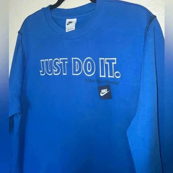 NWOT Nike Just Do It Bright Cobalt Blue Unisex Fleece Crew Neck Sweatshirt. - Picture 3 of 6